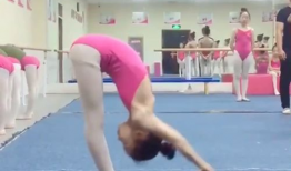 体操舞蹈视频,展现青春风采